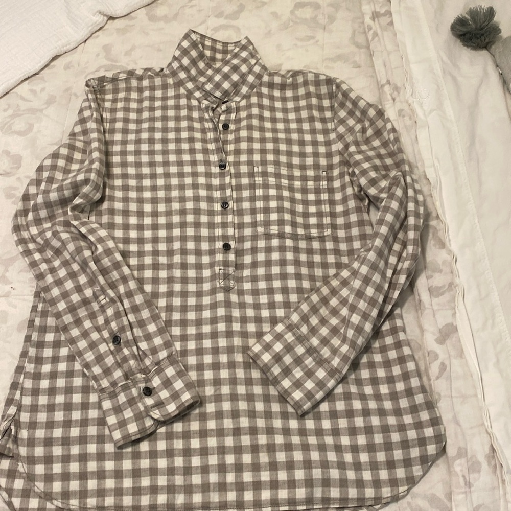 J.Crew Women’s Boy Fit size small lightweight Size small top